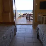 Le Surplage 汽车旅馆 耶尔