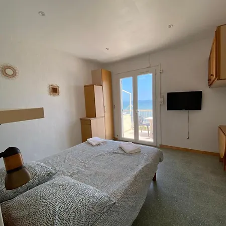 Le Surplage Motel Hyères